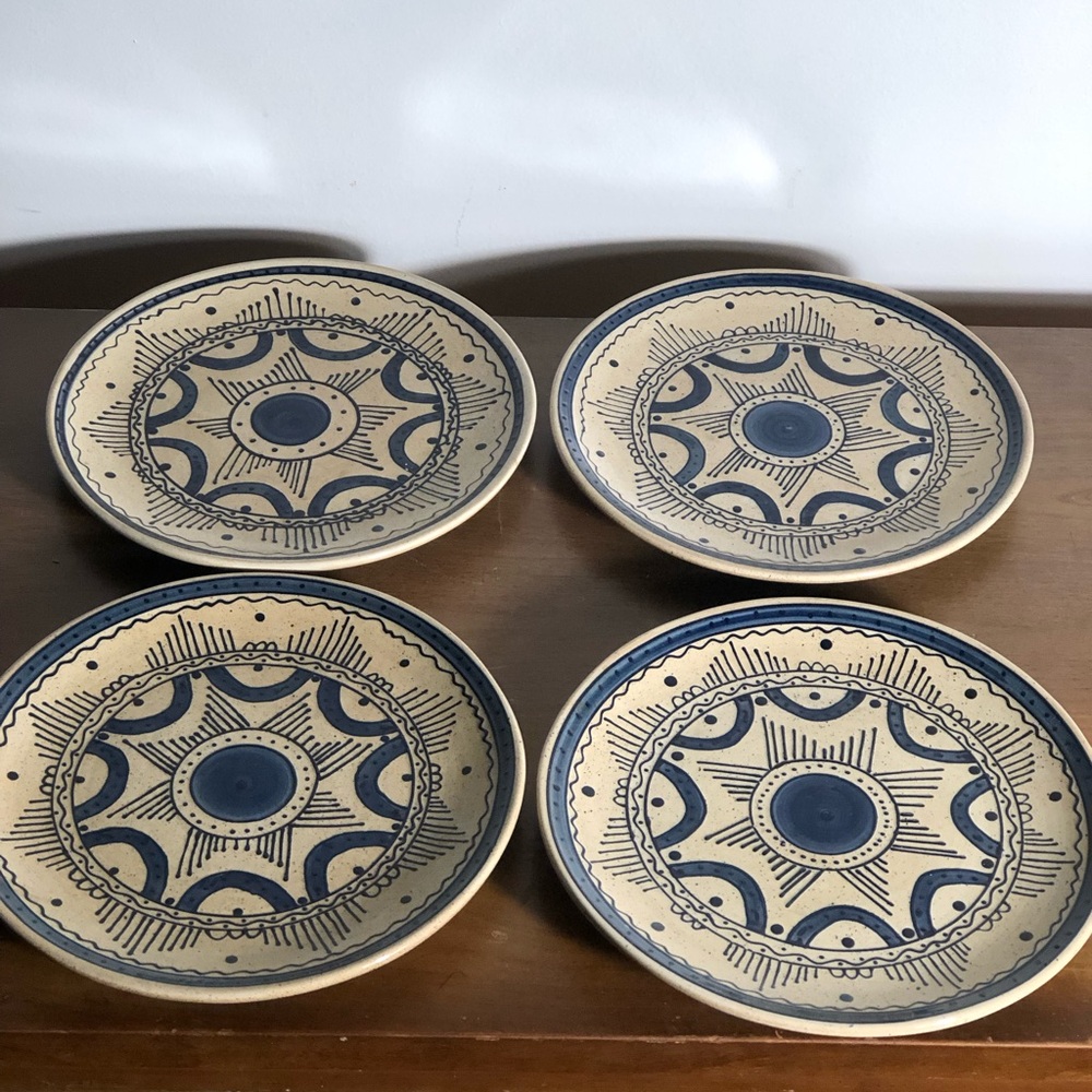 Jim Shore Carolina Trade 9” pottery salad plate DISCOUNTINUED- Set Of 4